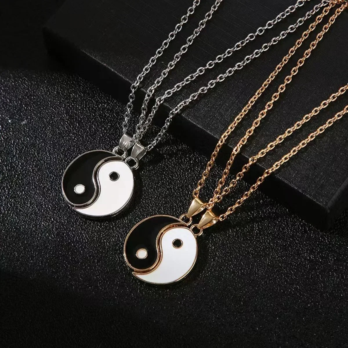 2Pcs Tai Chi Yin Yang Eight Trigrams Pendant Necklaces Set for Couple Silver Color Chain Matching Lover Choker Collar Gift New